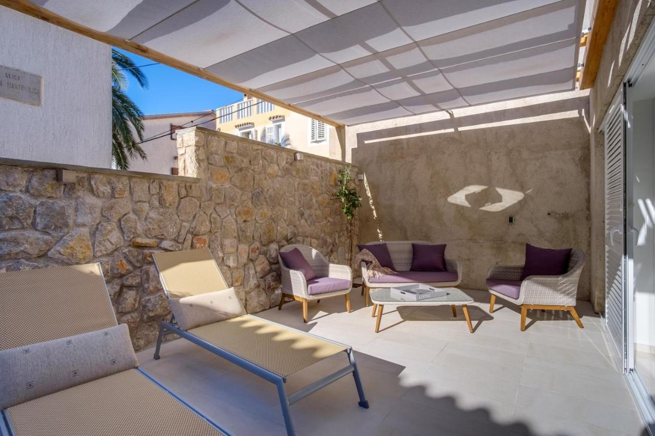 Elegant Apartment Iris Mali Lošinj Zewnętrze zdjęcie