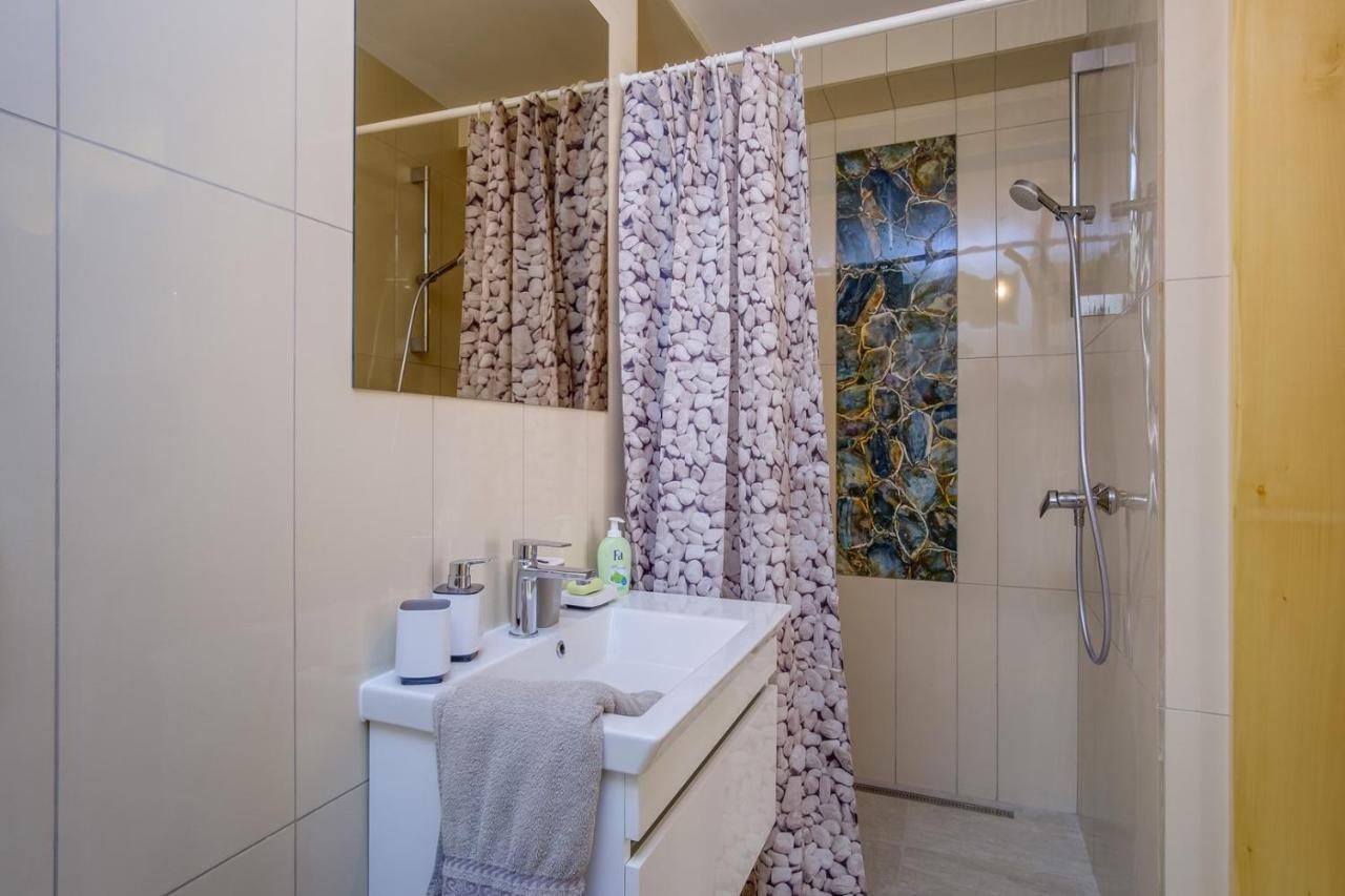Elegant Apartment Iris Mali Lošinj Zewnętrze zdjęcie
